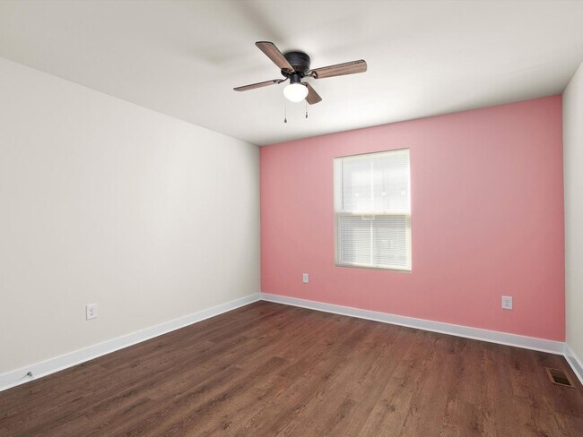 Building Photo - BeachTree Preserve Beauty | Finished Basement, Pool Access & Lawn Care Included