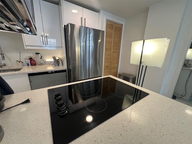 Building Photo - 1390 Ocean Dr