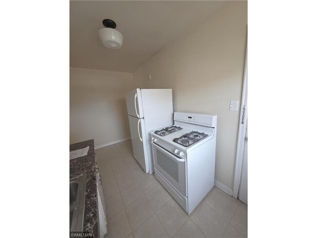 Building Photo - 2056 Bayard Ave