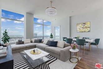 Building Photo - 900 W Olympic Blvd