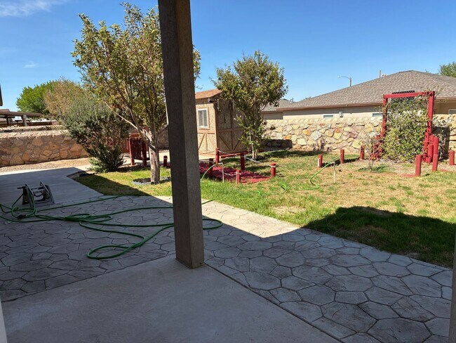 Building Photo - Santa Teresa Beauty 3 Bedrooms plus 2 and ...