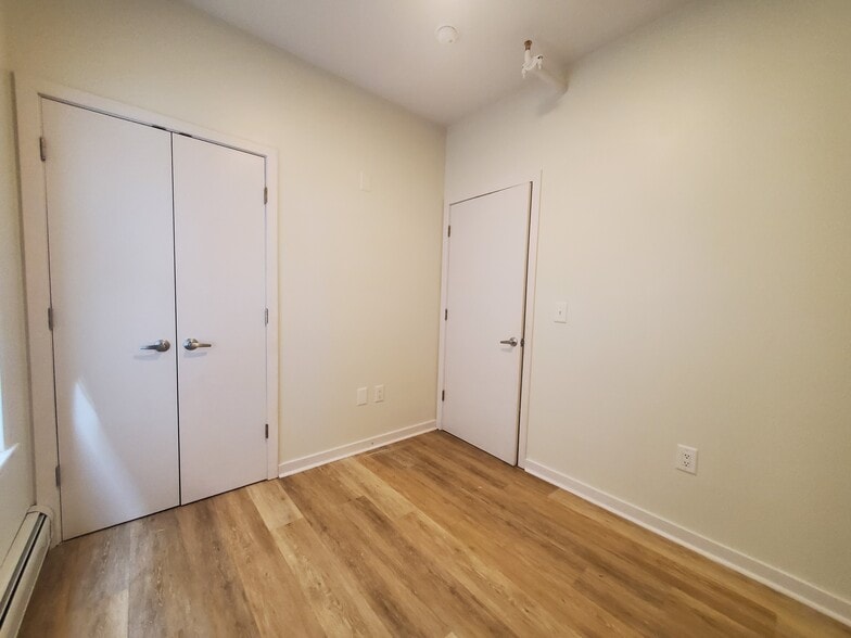 444 Bergen Ave 2R - 441 Bergen Ave