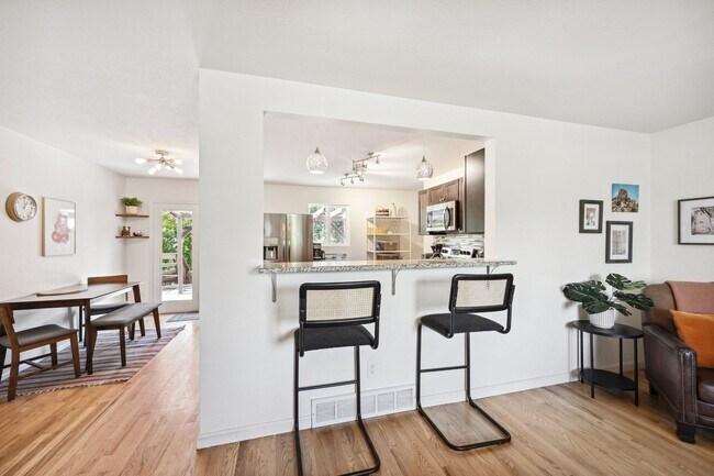 Building Photo - Amazing Arvada Upstairs Duplex Available Now!