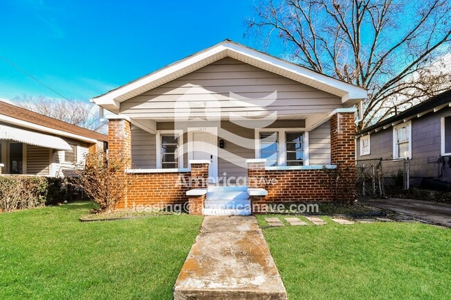 Building Photo - 1615 1st St S