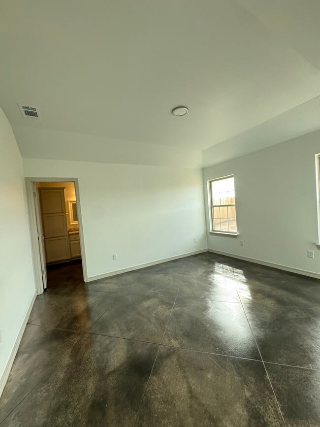 Building Photo - Located in the Glendale Area!!! New Build ...