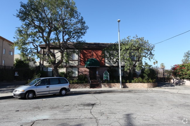 Building Photo - Queen Anne Apartments
