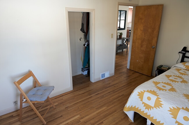 Building Photo - 410 S 13th Ave