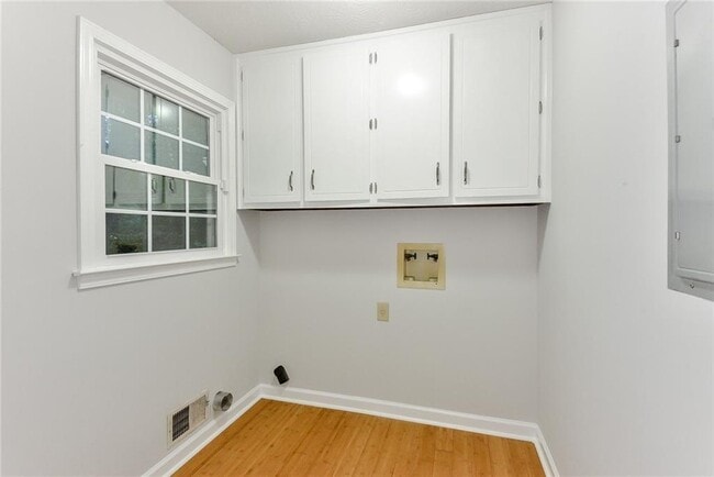 Building Photo - 5748 Jordanaire Pl NW