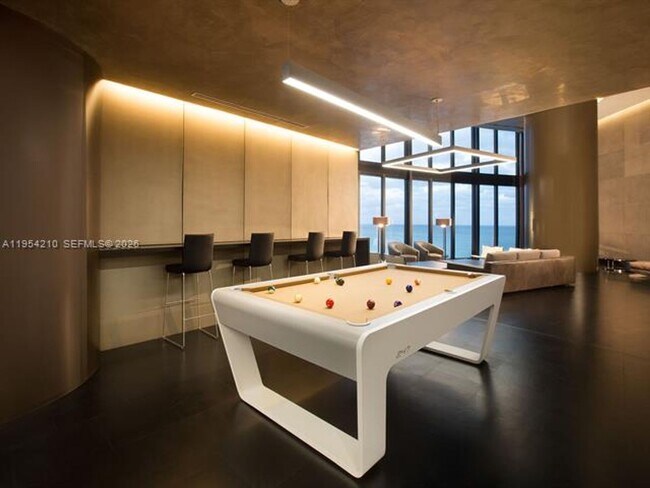 Building Photo - 18555 Collins Ave