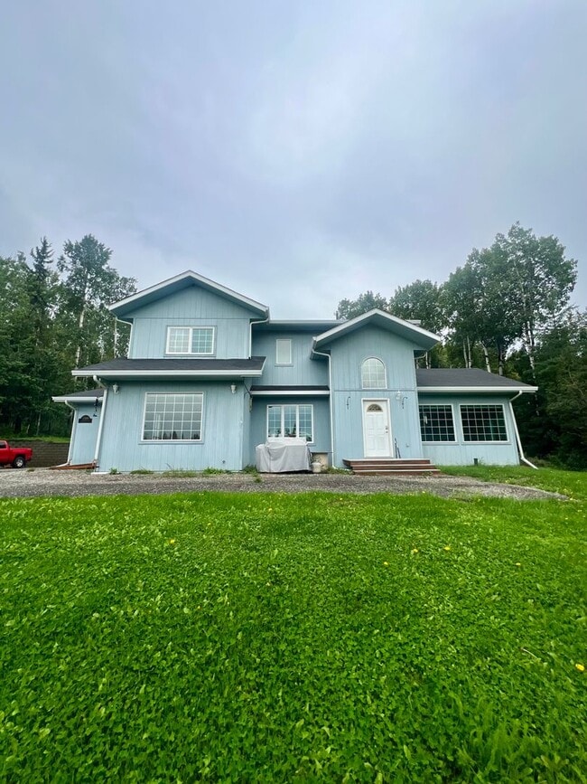 Building Photo - Spacious 3BR/2.5BA Fairbanks Home – Garage...