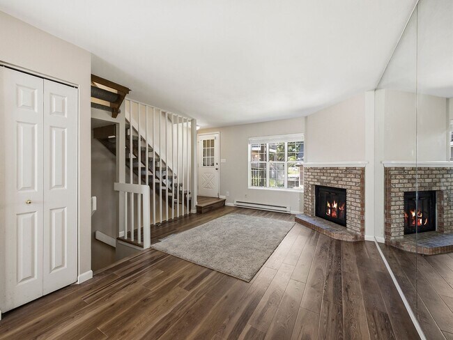 Building Photo - 2828 Silverplume Dr