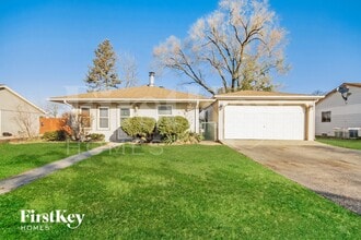 Building Photo - 10 Fir St