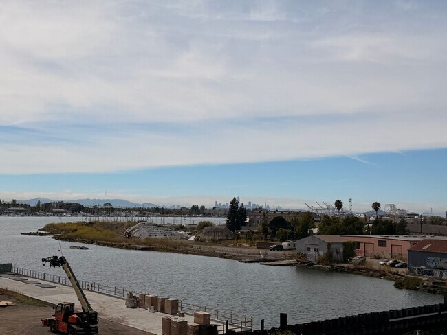 Building Photo - 260 Brooklyn Basin Wy