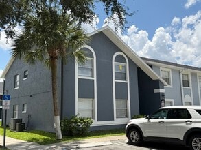Building Photo - 4160 Pershing Pointe Pl