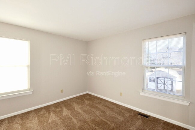 Building Photo - 1100 Lorieville Ln