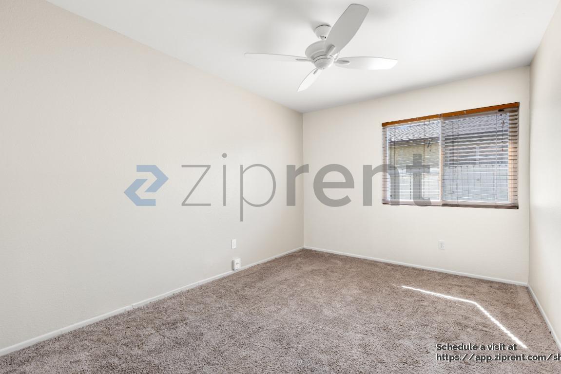 Building Photo - 5009 Tyler St