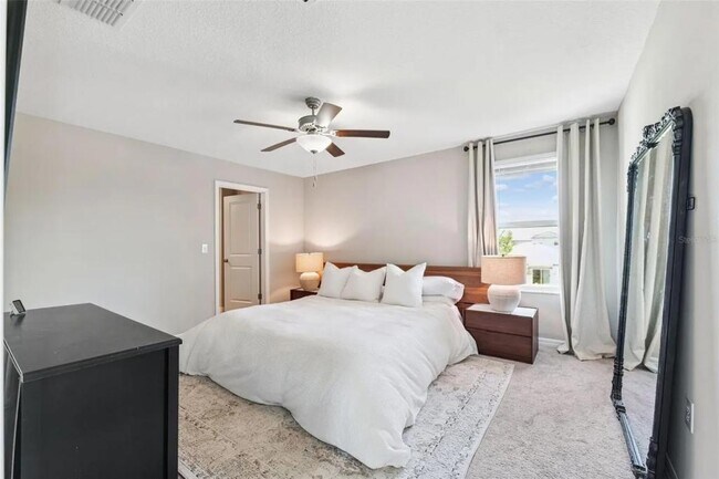 Building Photo - 10345 Shady Preserve Dr