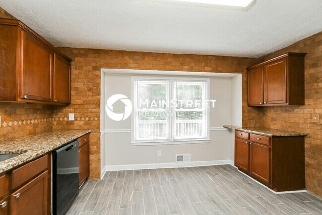 Building Photo - 3 Bedroom Pet-Friendly Home in Woodstock, GA with Main Street Renewal