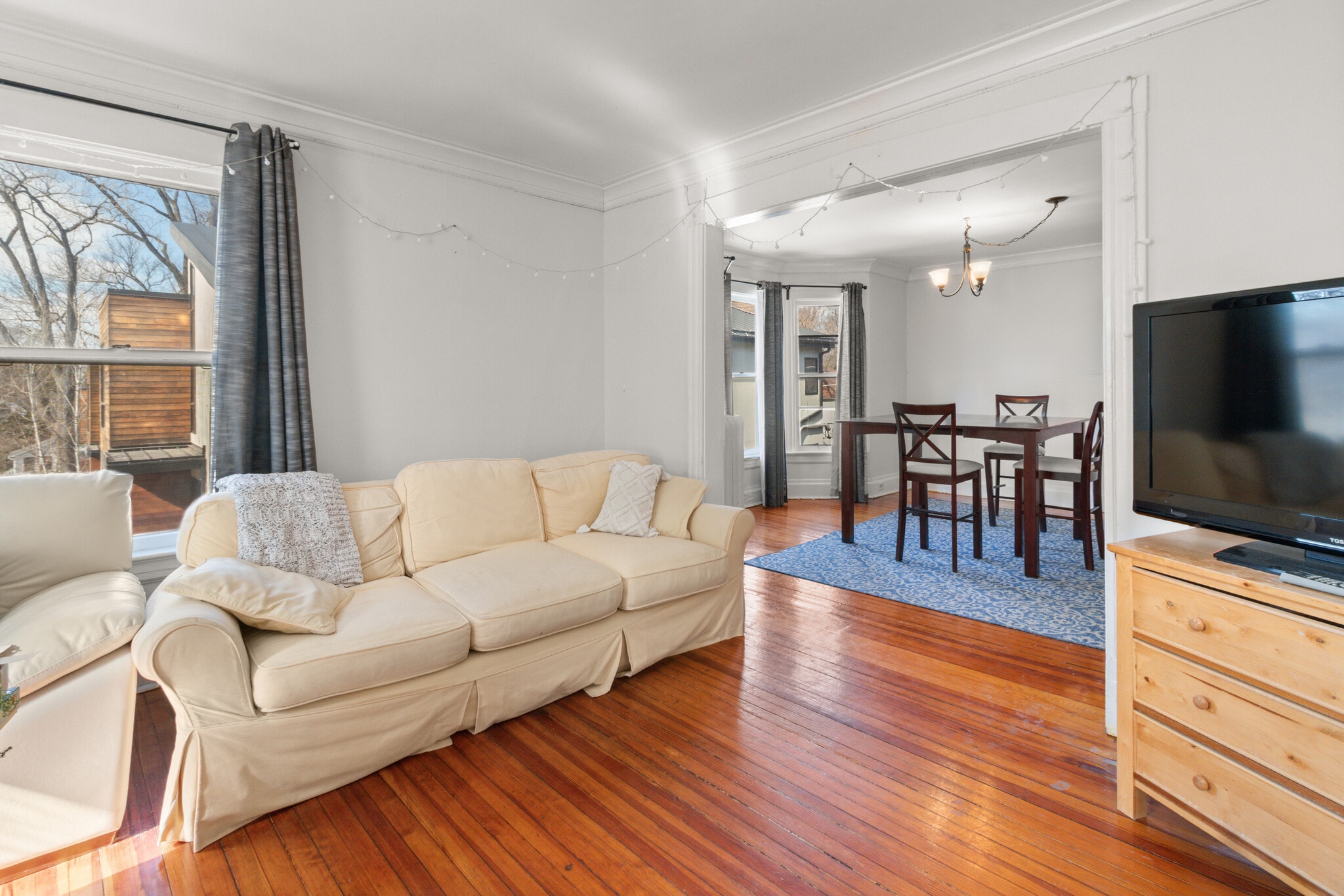 Building Photo - 1121 Leonard Pl
