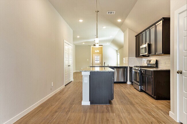 Building Photo - 672 Roaring Fls Dr