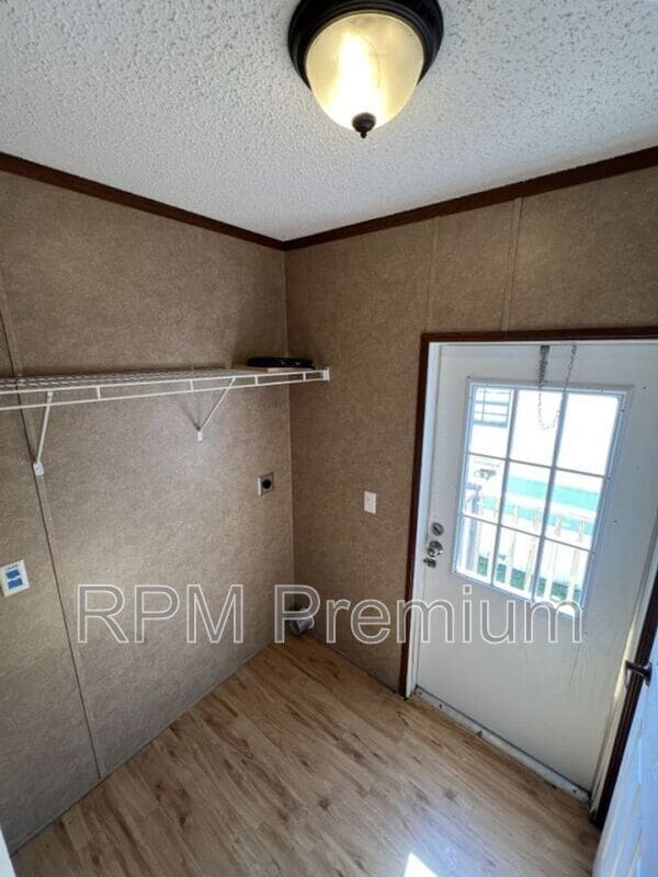 Building Photo - 5510 Lavey Ln