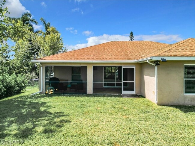 Building Photo - 1329 SW 5th Pl