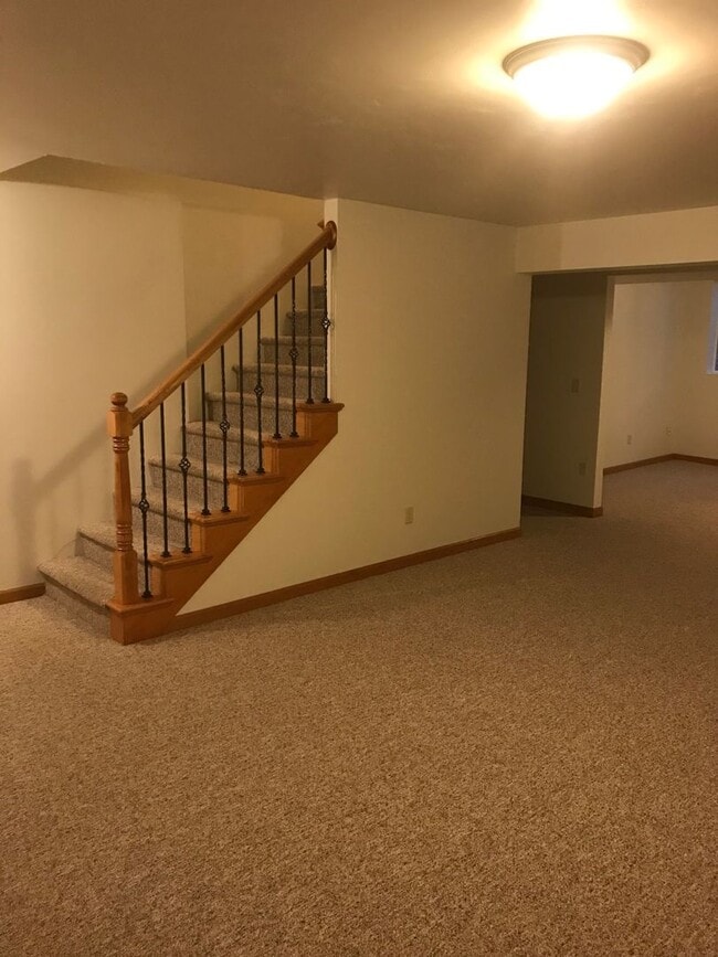 Building Photo - 2100 River Point Ct