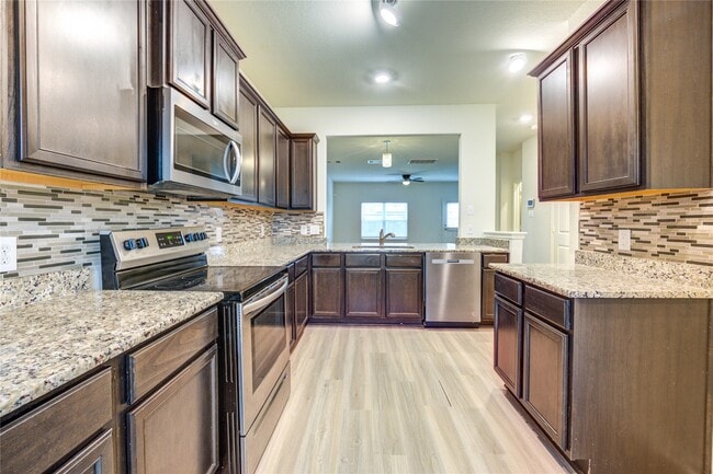 Building Photo - 3001 Iron Woods Dr