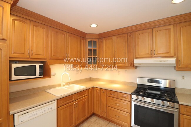 Primary Photo - 3 Bed 2 Bath Home
