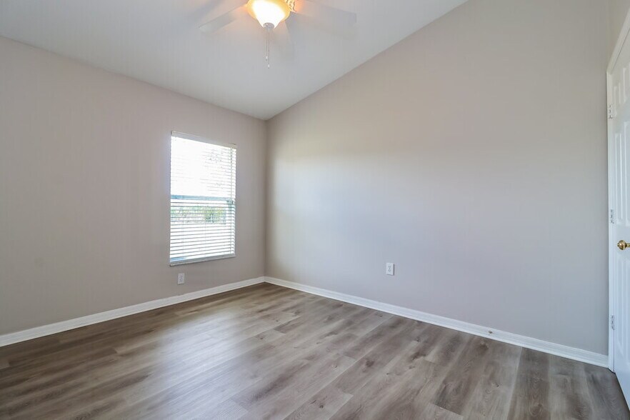 Building Photo - 4545 Marchmont Blvd