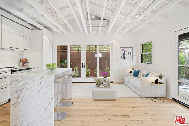 Building Photo - 4027 Moore St