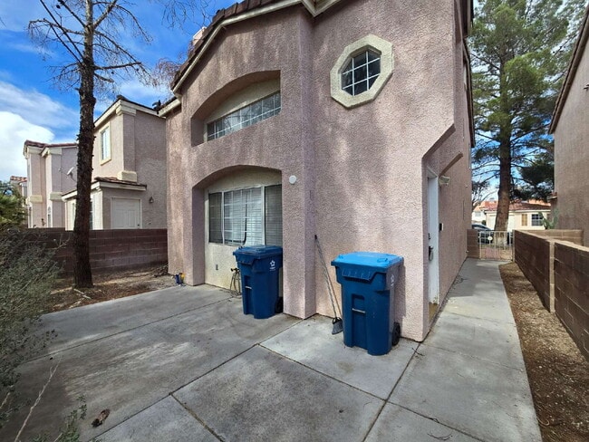 Building Photo - 6027 Chisolm Trail