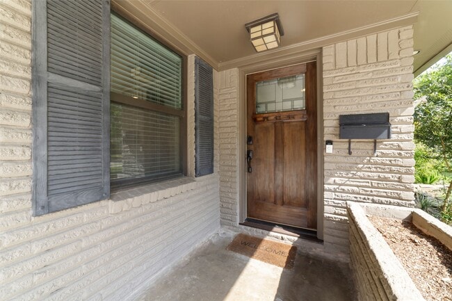 Building Photo - 5438 Briarbend Dr