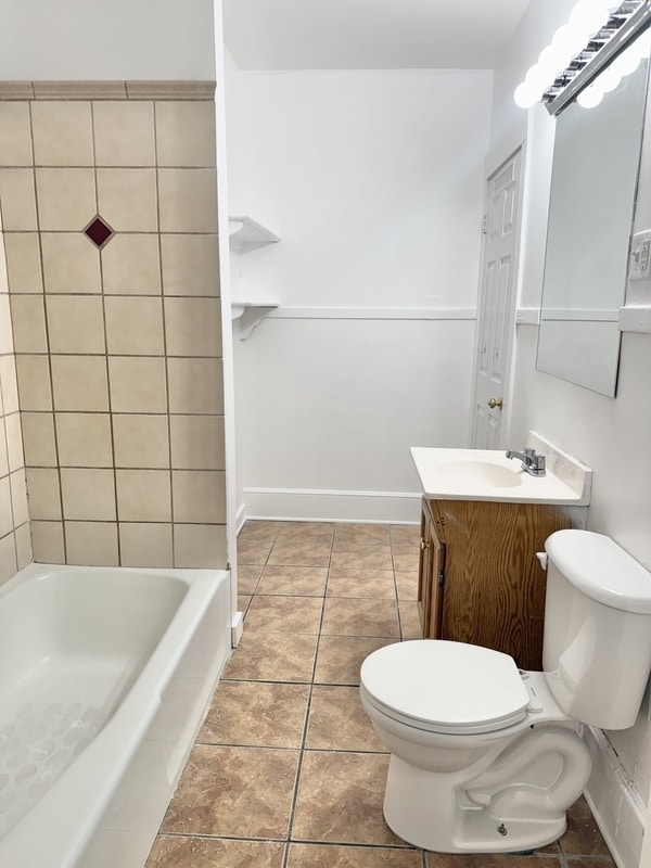 Building Photo - 925 Wilson Ave S