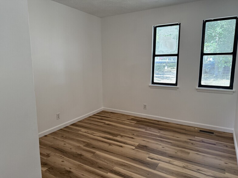 Building Photo - 836 Miller Estates Rd