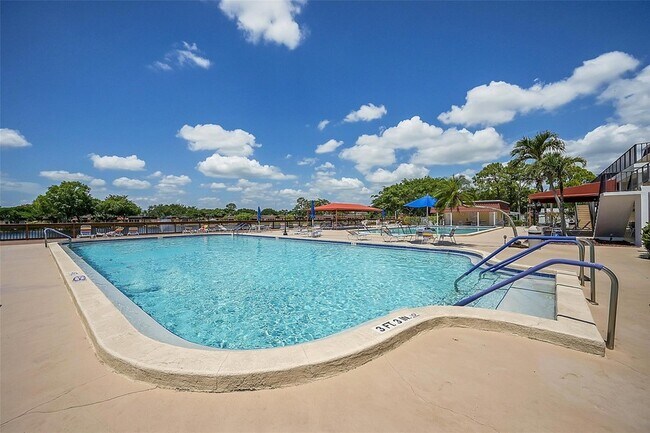 Building Photo - 724 Nantucket Cir