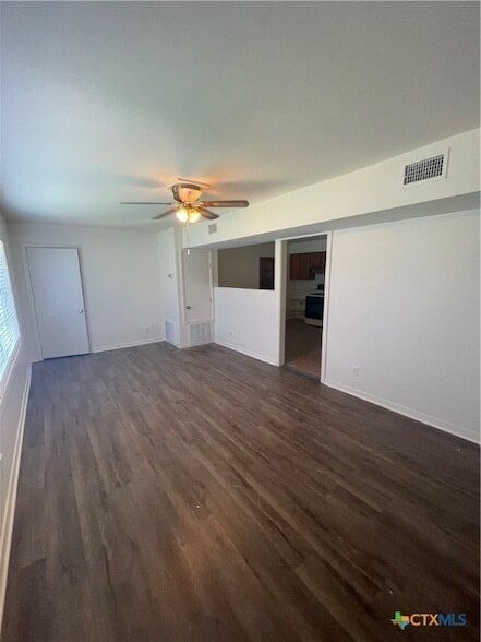 Building Photo - 910 Fern Ln