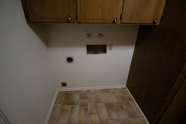 Building Photo - 889 NW 4th Ave