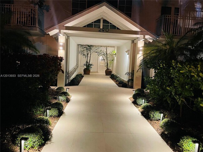 Building Photo - 290 Sunrise Dr