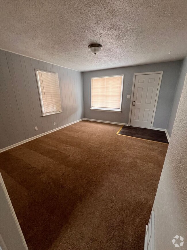 Building Photo - One bedroom - Midtown