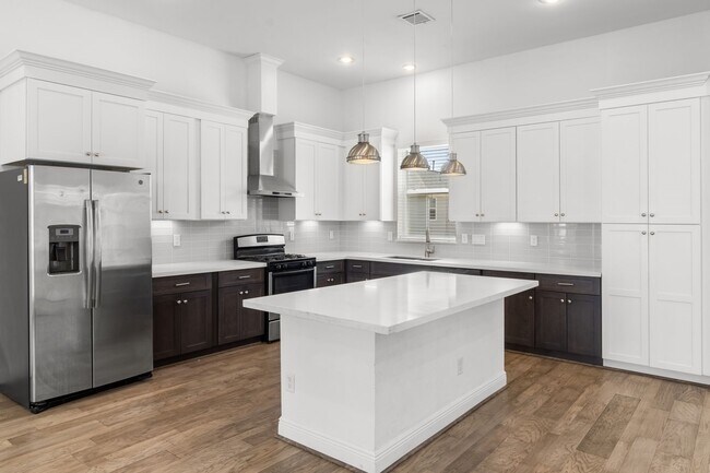 Building Photo - 2718 McGowen St