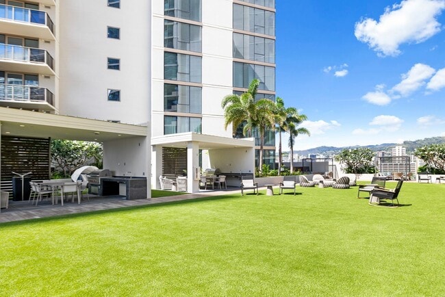 Building Photo - 1388 Kapiolani Blvd