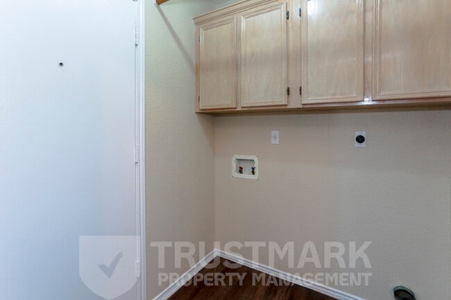 Building Photo - 2115 Wickiup Trail