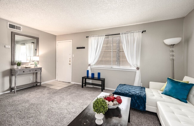 Living room - La Serena Apartments