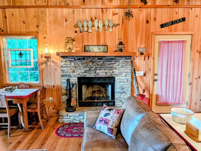 Building Photo - 54 Teaberry Ln