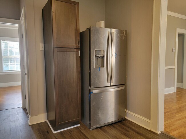 Building Photo - Charming Craftsman in the Heart of Atlanta...