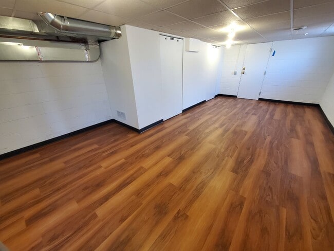 Building Photo - Gorgeous 3 bedroom 2 bath - Side by Side Duplex South Minneapolis