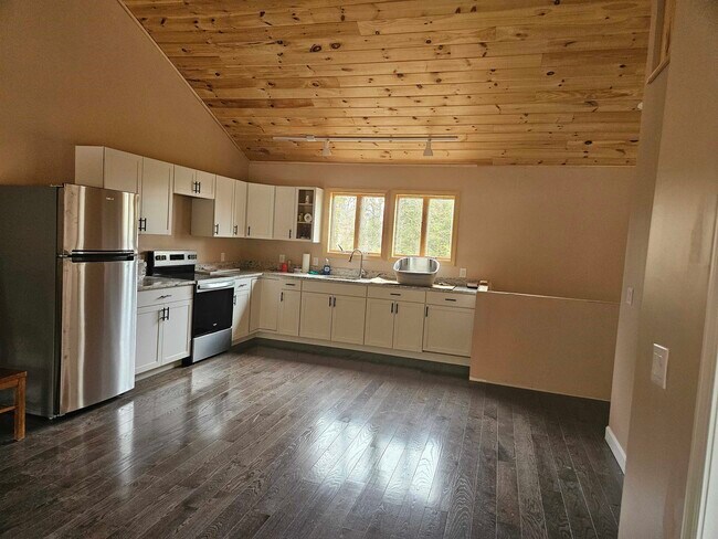 Building Photo - 146 Ellsworth Hill Rd