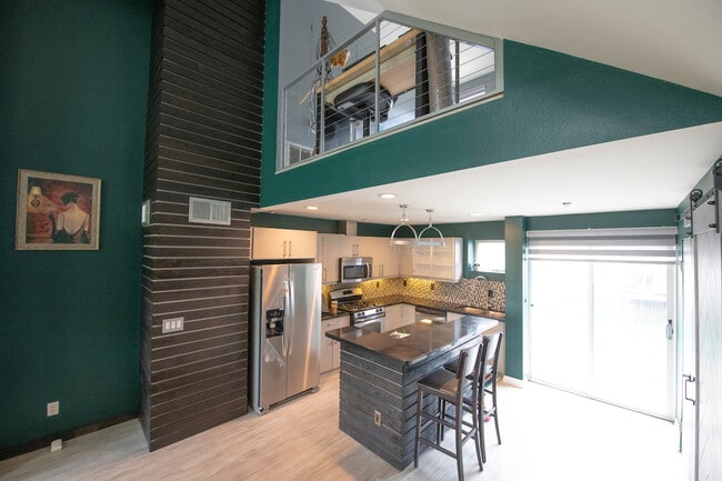 Building Photo - 969 Sigsbee St