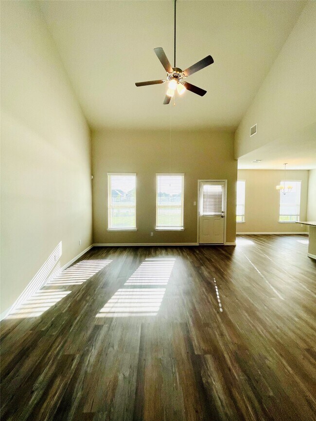 Building Photo - 441 Aurora Creek Ln